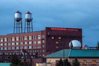 The Suites Hotel at Waterfront Plaza