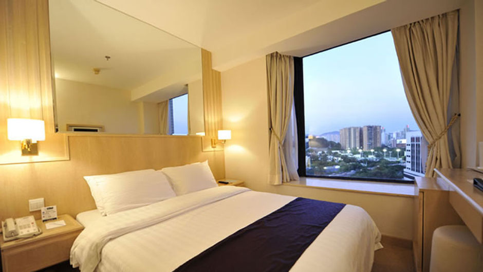Largos Hotel Room