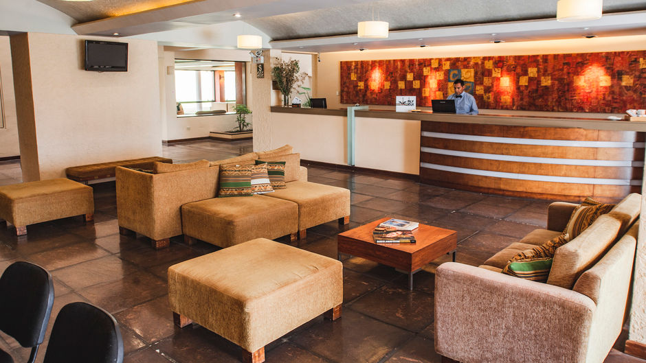 BTH Hotel Arequipa Lake Lobby