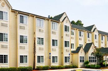 Hometown Inn & Suites