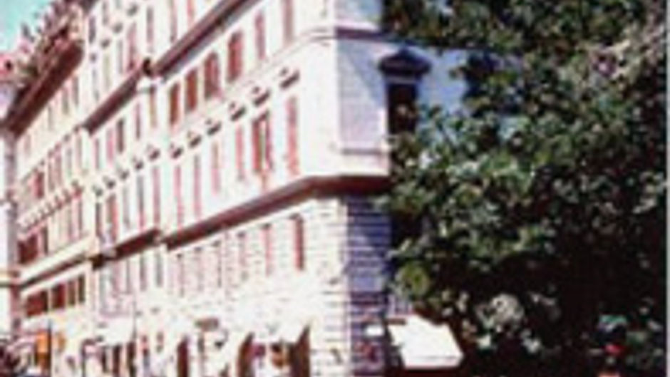 Romulus Hotel Exterior