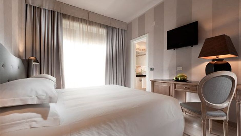 Club Hotel Room