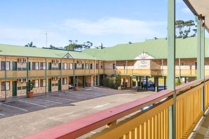 Bayswater Tweed Motel