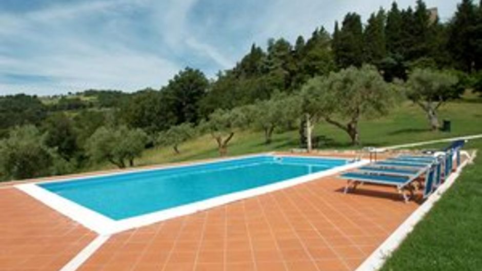Castello di Petroia Pool