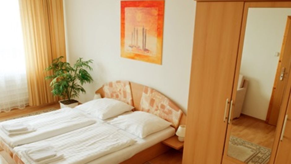 Hotel Olympia Room