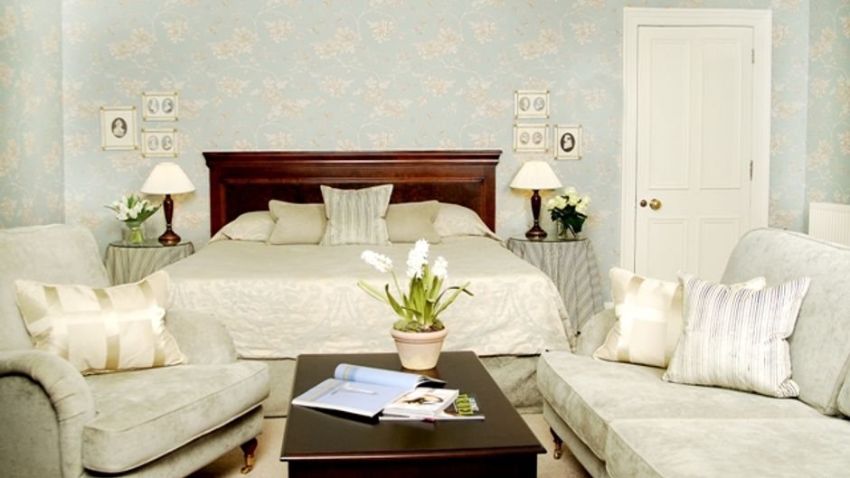 The Edinburgh Residence Hotel Room