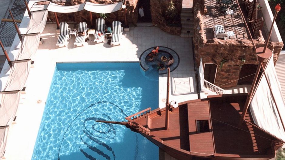 Merdeka Palace Hotel & Suites Pool
