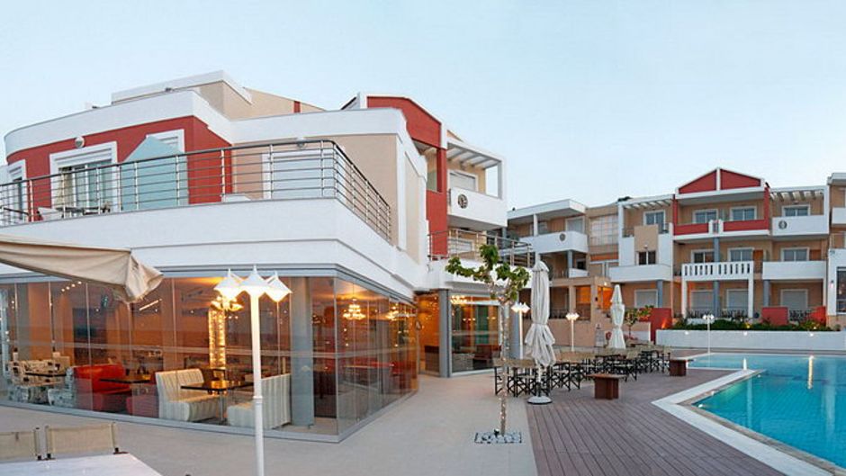 Heliotrope Hotel Exterior
