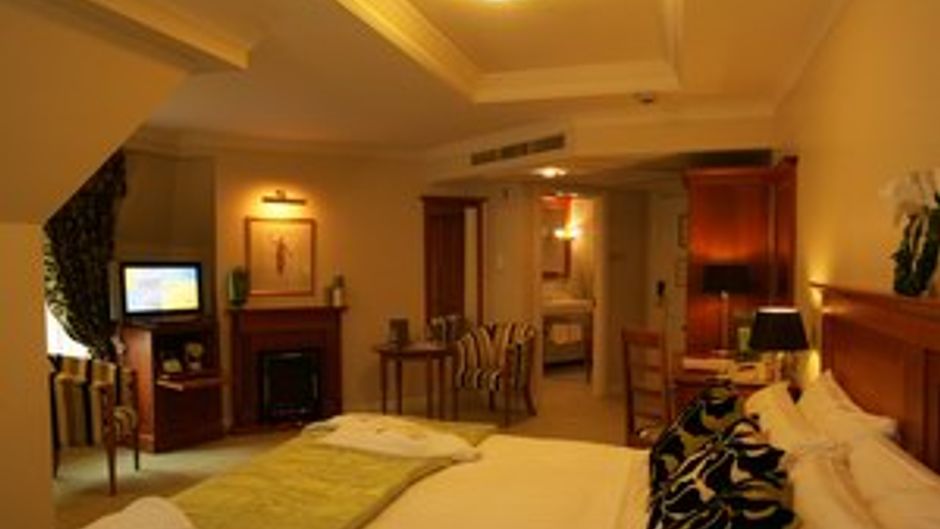 The Westwood Hotel Suite