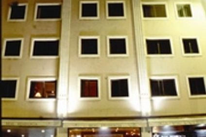 Real Residencia Suite Hotel