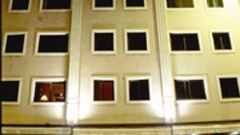 Real Residencia Suite Hotel Exterior
