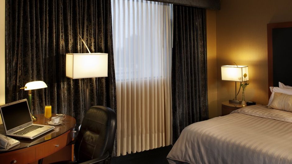 Executive Plaza Coquitlam Room