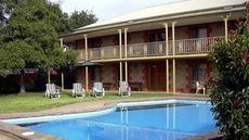Clare Central Motel