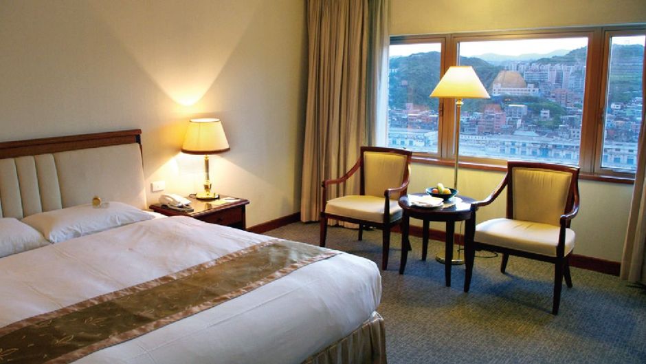 Evergreen Laurel Hotel Room