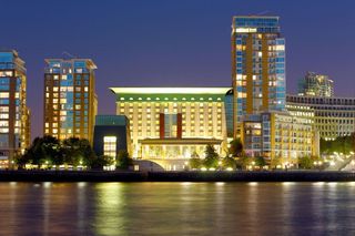 Canary Riverside Plaza Hotel Vignette