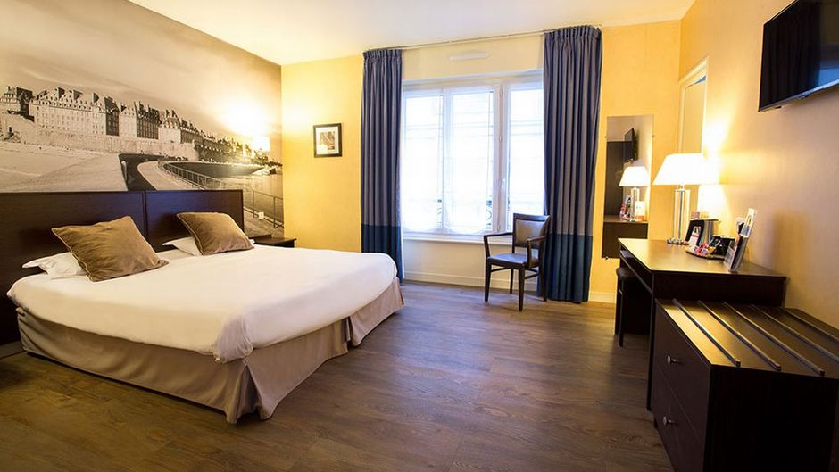 Hotel The Originals du Louvre Room