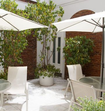 Le Cinque Lusso Hotel
