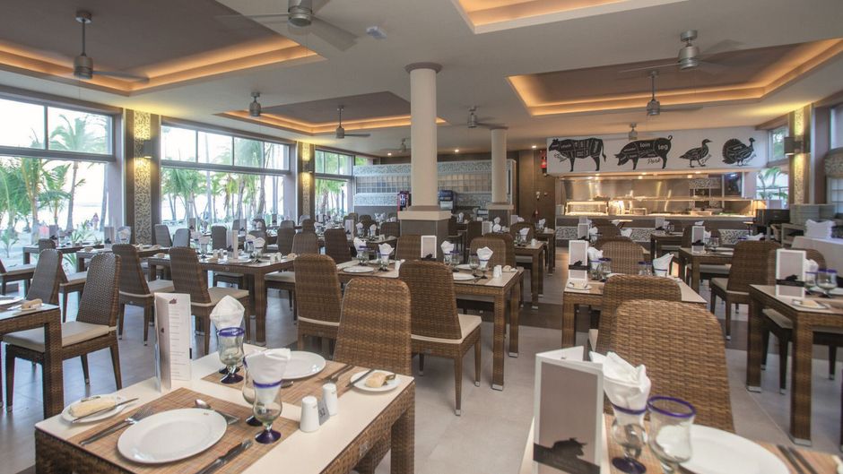 Hotel Riu Bambu Restaurant