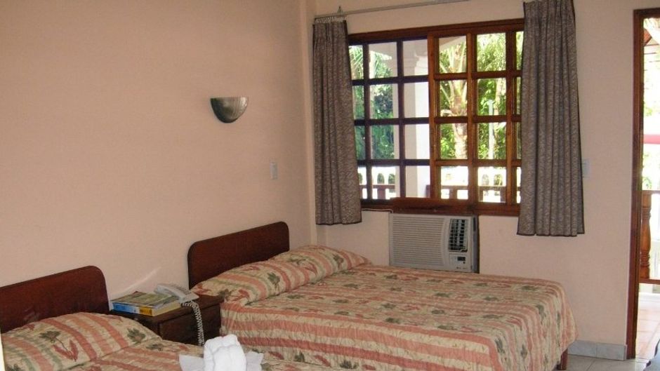 Hotel Las Tres Banderas Room