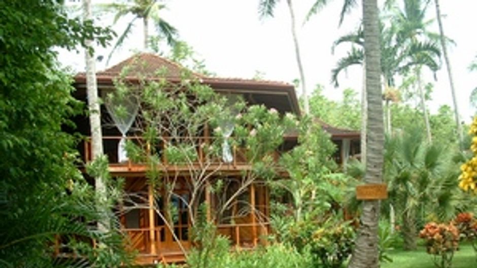 Tambor Tropical Exterior
