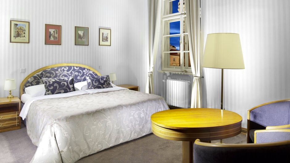 Hotel & Dependence Pod Vezi Room