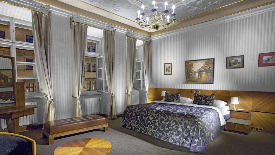 Hotel & Dependence Pod Vezi Suite