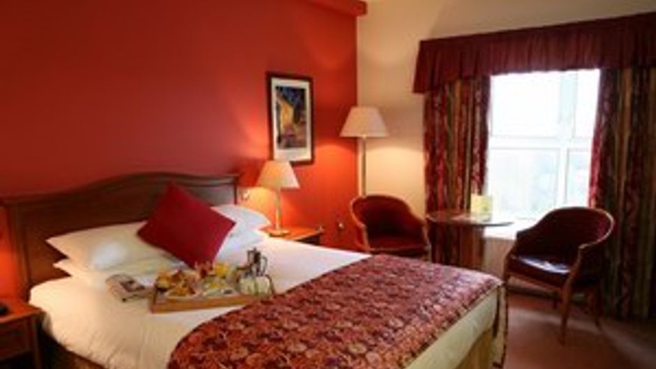 Menlo Park Hotel Room
