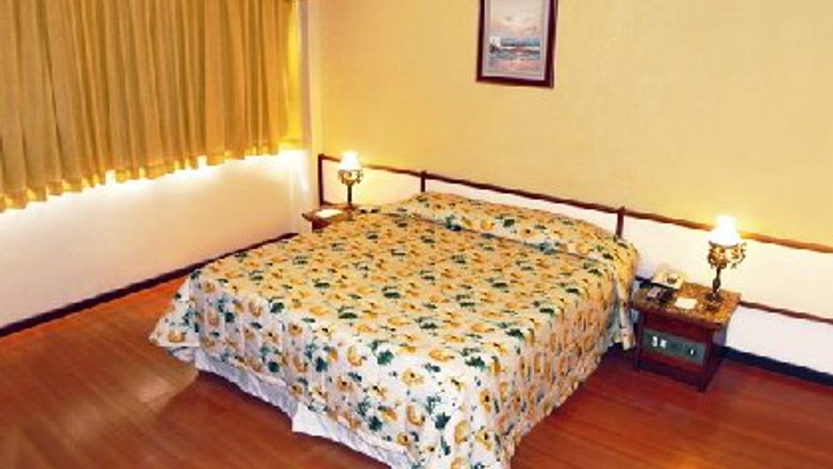 Mengo Palace Hotel Room