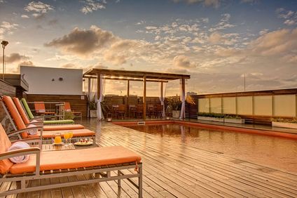 Broadway Hotel & Suites