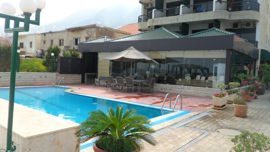 Holiday Suites Hotel & Beach Resort Pool
