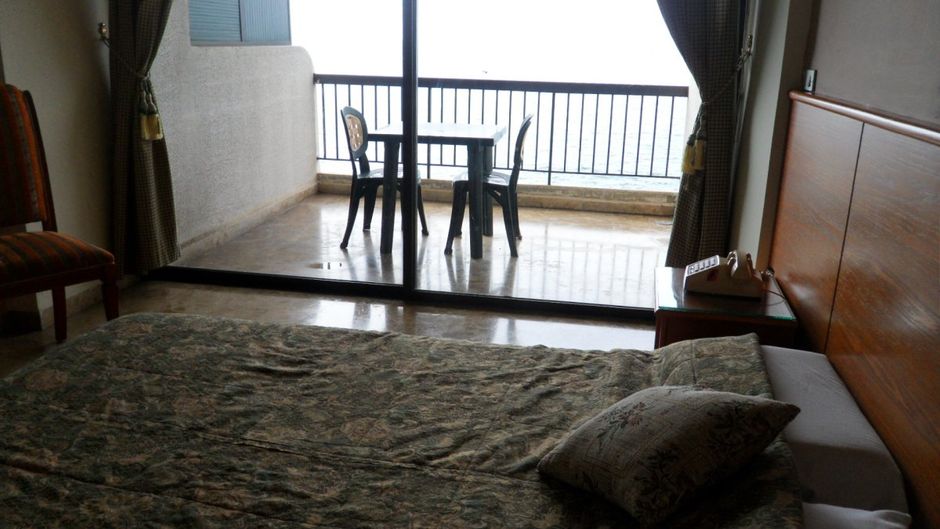 Holiday Suites Hotel & Beach Resort Room