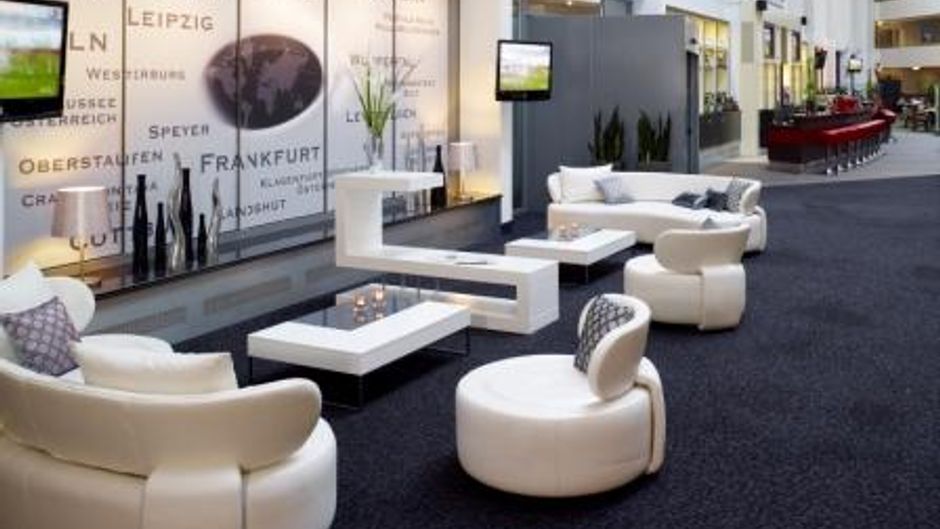 The Curve Hotel BayArena Lobby