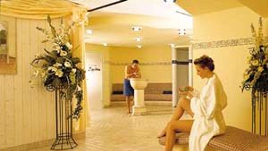The Curve Hotel BayArena Spa