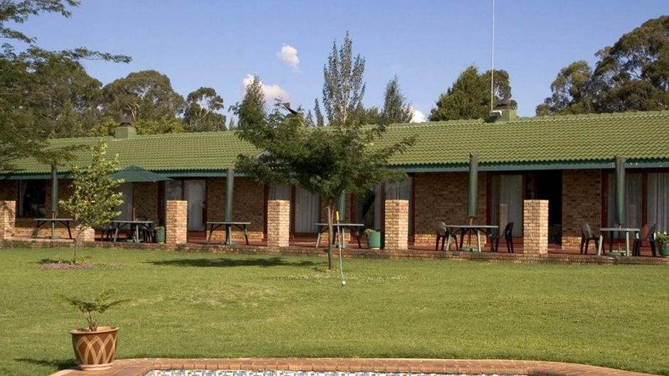 Airport Game Lodge Pool