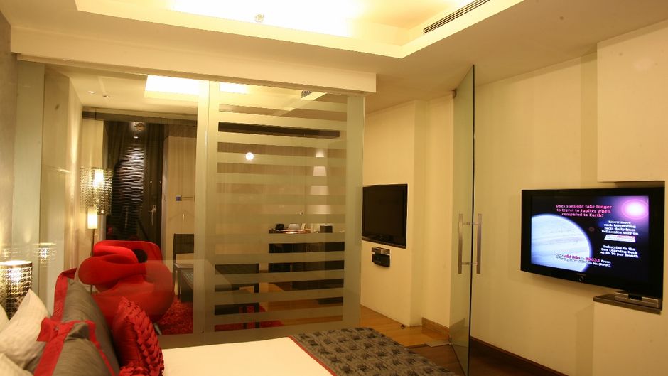 Mosaic Noida Suite