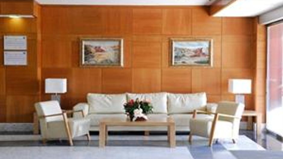Manolo Hotel Lobby