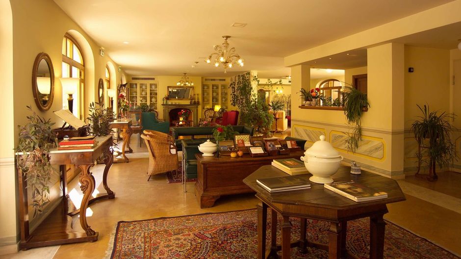 Hotel San Luca Lobby