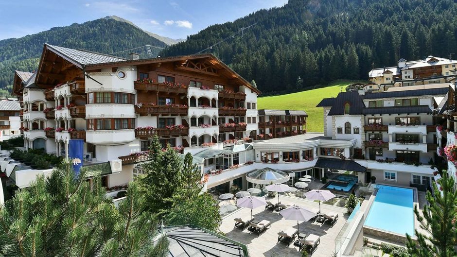 Trofana Royal Hotel Exterior