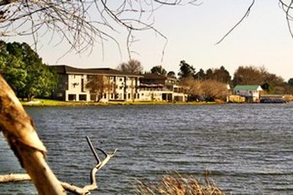 Lakes Hotel & Conference Centre