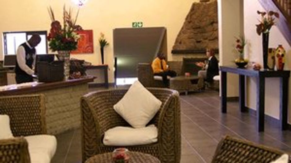 Lakes Hotel & Conference Centre Lobby