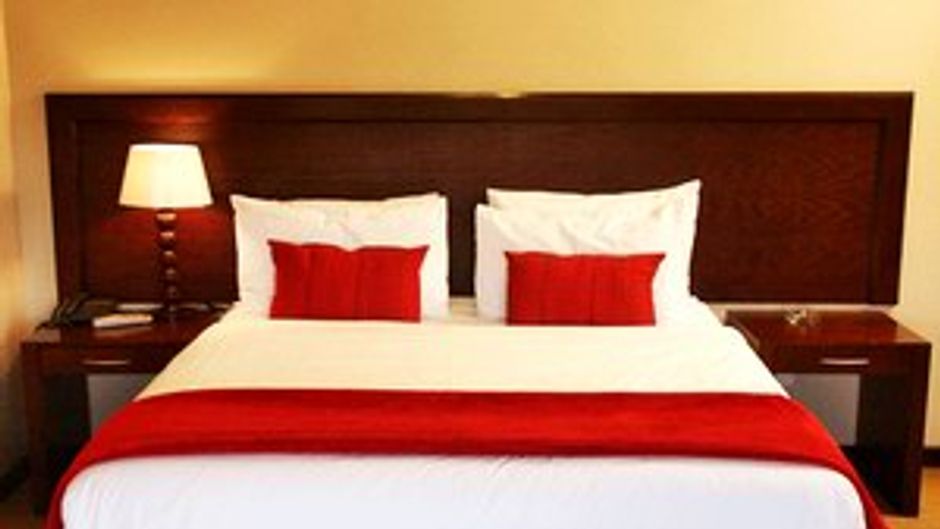 Lakes Hotel & Conference Centre Room