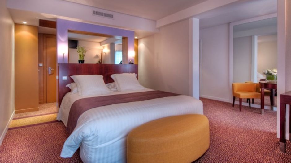 Hotel Ampere Suite