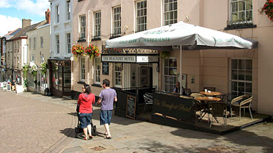 Beaufort Hotel Chepstow Exterior