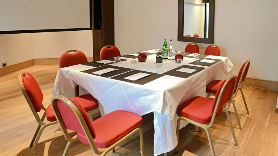 Grand Hotel Champs Elysees Meeting