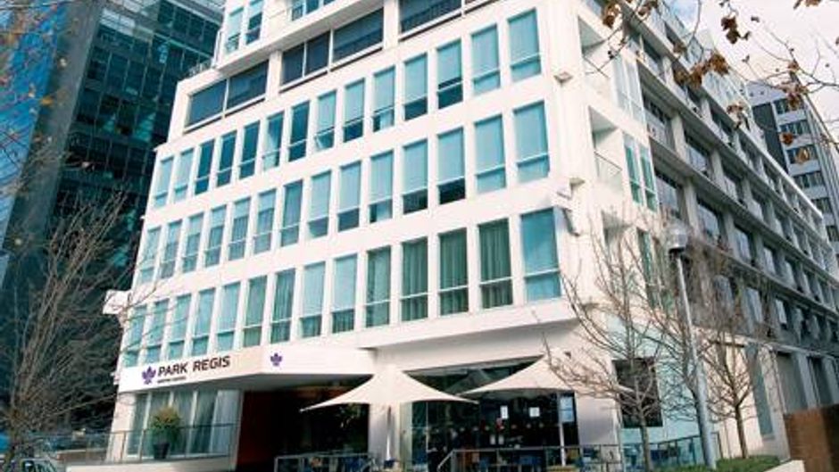Park Regis Griffins Suites Exterior