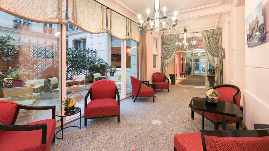 Hotel le Cardinal Lobby