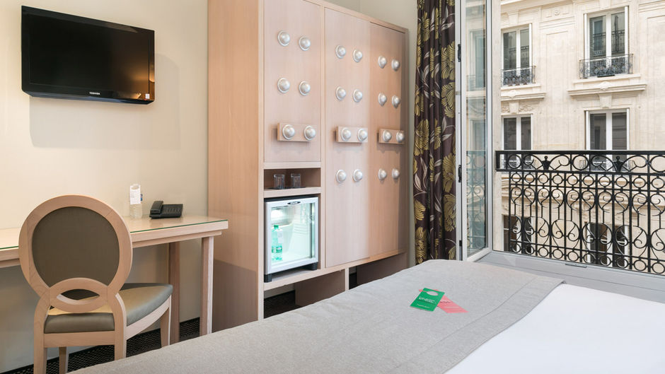 Hotel le Cardinal Room