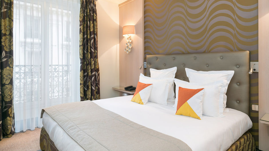 Hotel le Cardinal Room