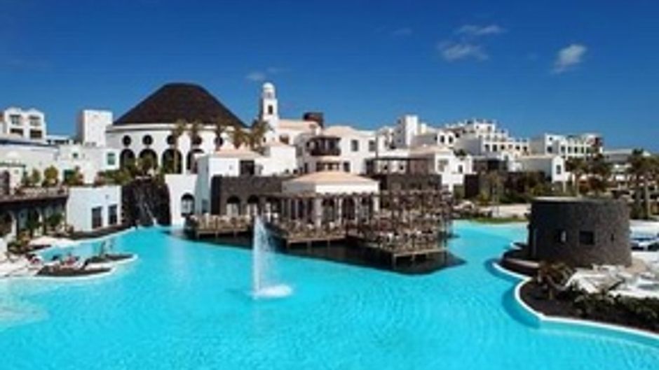 Hotel Volcan Lanzarote Pool