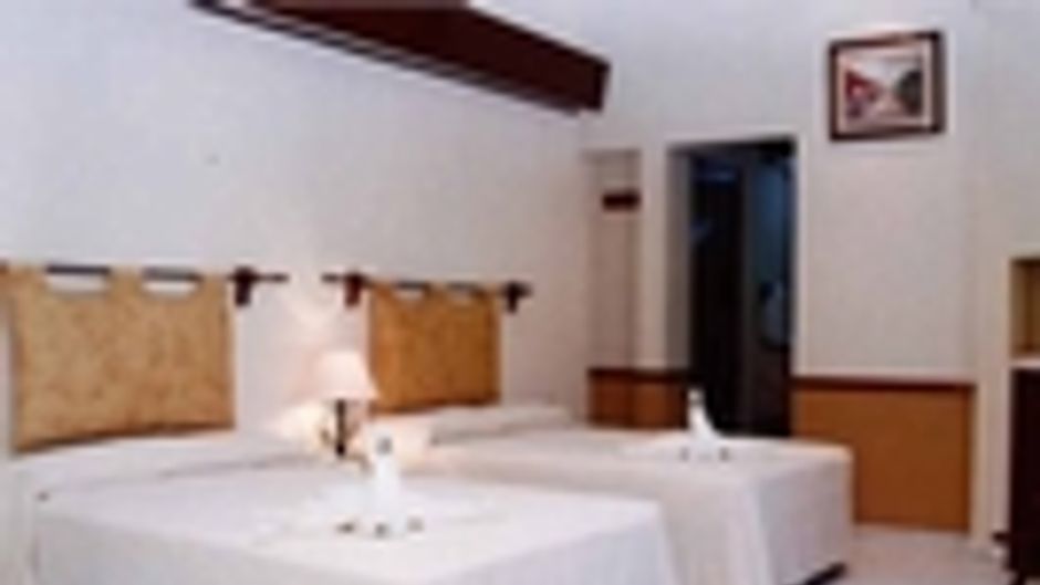 Maison del Embajador Room